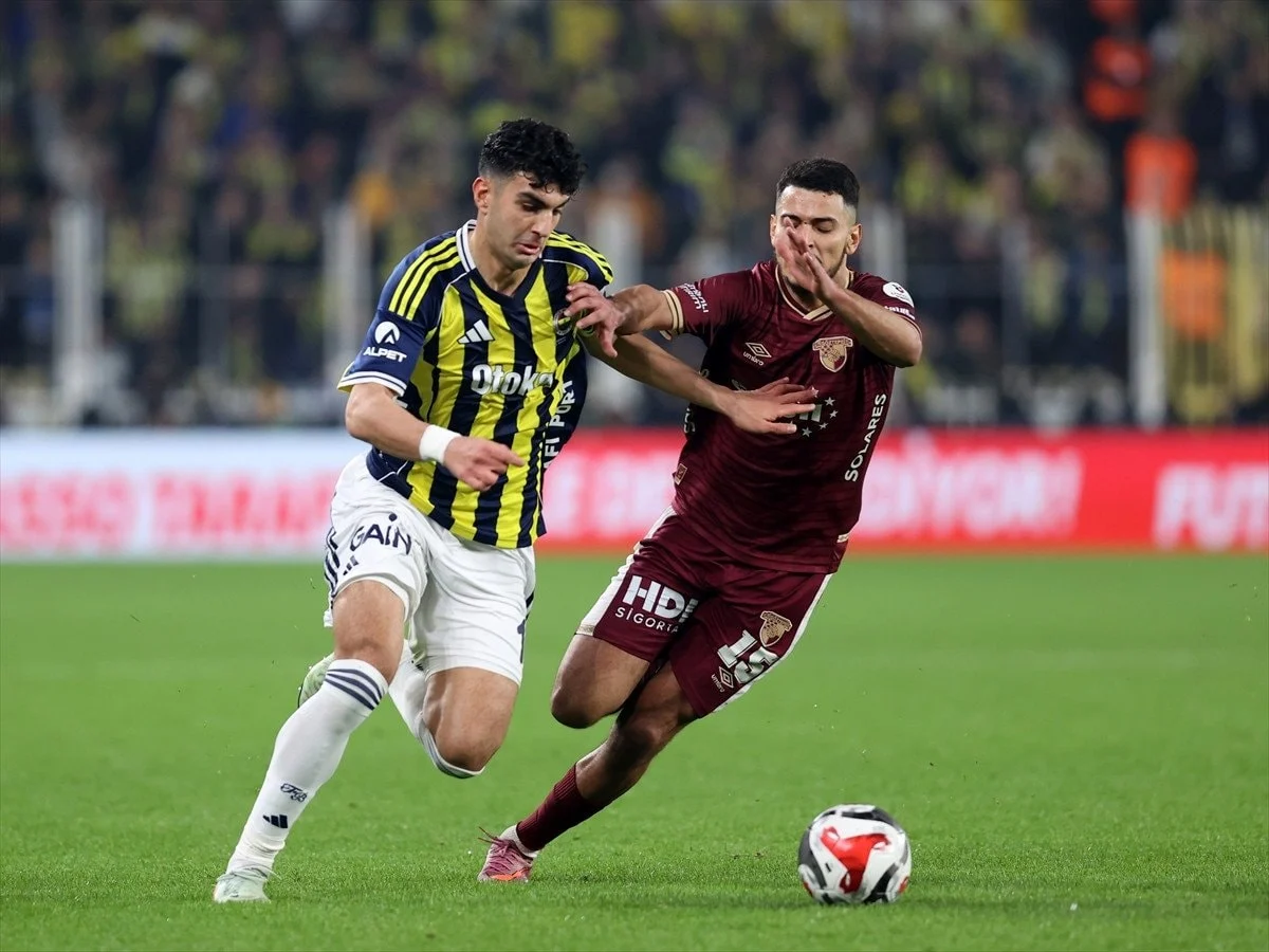 Süper Lig'in 19. hafta mücadelesinde Fenerbahçe, sahasında Göztepe ile 1-1