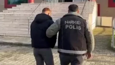 Manisa’nın Akhisar ilçesinde uyuşturucu operasyonunda gözaltına alınan H.T., tutuklandı.