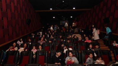 Bodrum Belediyesi, yarıyıl tatilinde çocukları ve annelerini ücretsiz sinema etkinliğinde