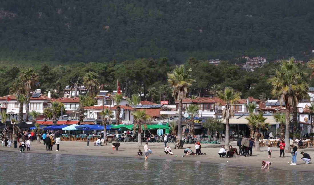 Muğla’nın sakin kent unvanlı Akyaka Mahallesi’nde güneşli havayı fırsat bilen