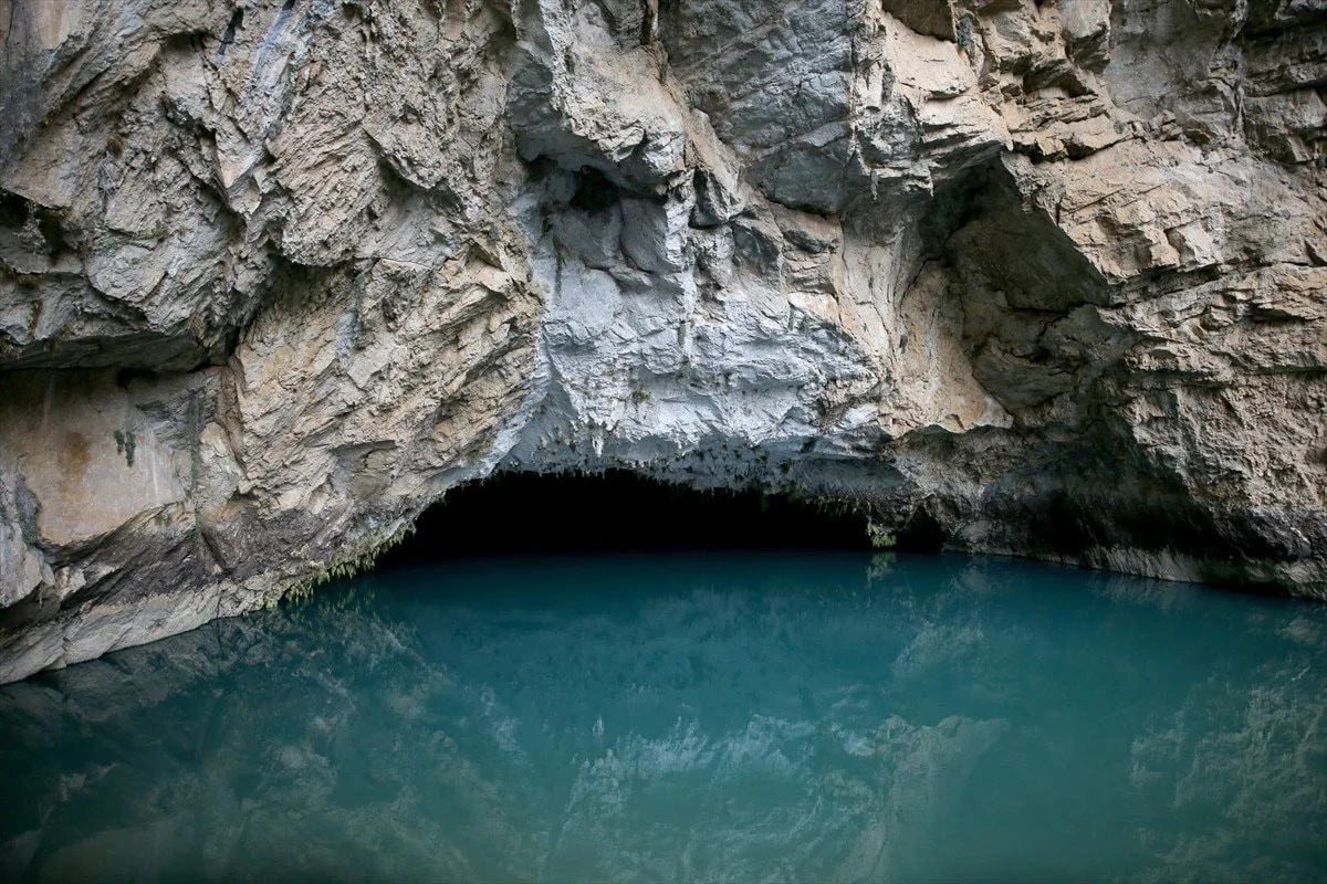 Avrupa’nın üçüncü, Türkiye’nin en büyük su altı gölü mağarası olan