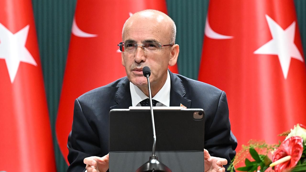 Hazine ve Maliye Bakanı Mehmet Şimşek, piyasanın yıl sonu enflasyon