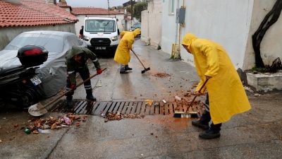 Menteşe’de etkili olan şiddetli yağış, fırtına ve dolu nedeniyle belediye