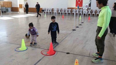 13 ilçede gerçekleştirilen atölye ve aktiviteler hem çocuklardan hem ailelerden