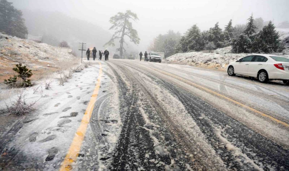 Meteoroloji’nin sağanak uyarısının ardından Muğla’da yağmur yerini yüksek kesimlerde kara