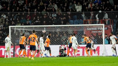 Süper Lig’in 22. haftasında Beşiktaş, deplasmanda Başakşehir’i 90+7’de bulduğu golle