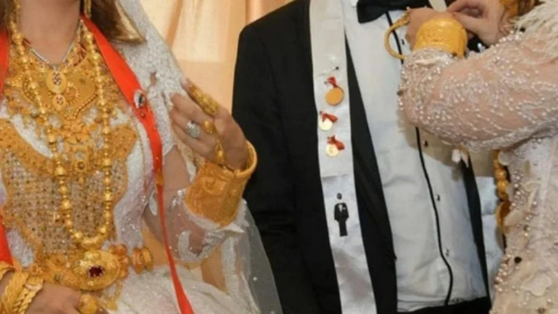 Kayseri’de bir vatandaş, yıllar önce akraba düğününde taktığı çeyrek altının