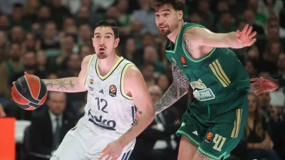 Fenerbahçe Beko, EuroLeague’de deplasmanda Panathinaikos’u son saniye basketiyle 85-83 mağlup