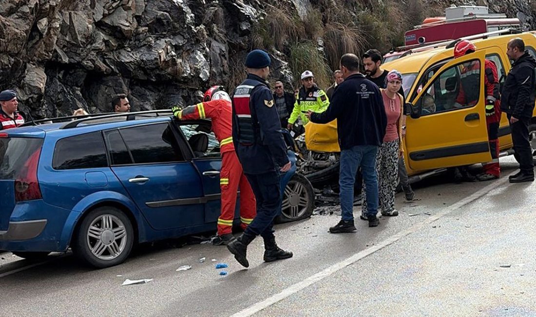 Muğla’nın Fethiye ilçesinde iki aracın kafa kafaya çarpıştığı kazada yaralanan
