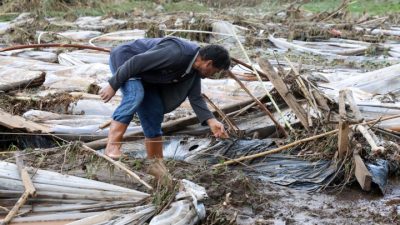 Muğla’nın Köyceğiz ilçesine bağlı Pınar Mahallesi’nde aşırı yağış sonrası derelerin