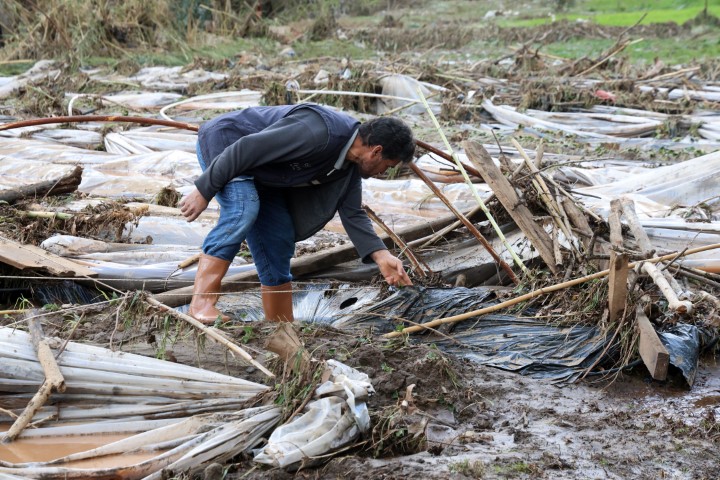 Muğla’nın Köyceğiz ilçesine bağlı Pınar Mahallesi’nde aşırı yağış sonrası derelerin