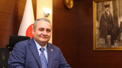 Özarslan, kararını sosyal medya hesabından yaptığı uzun bir açıklamayla duyururken,