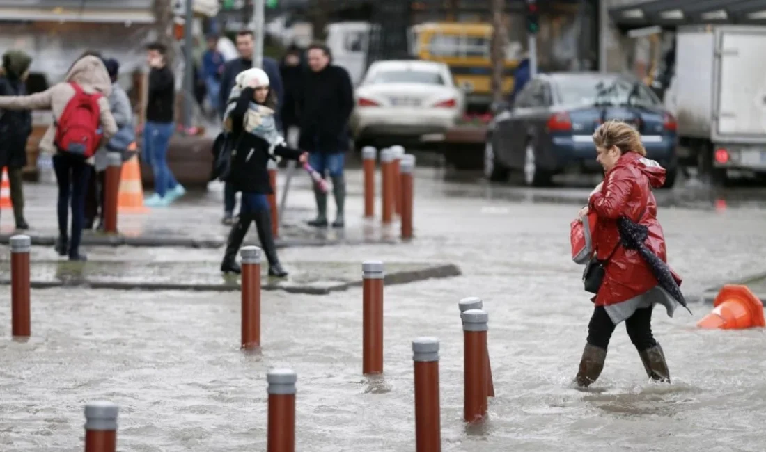 Meteoroloji Genel Müdürlüğü, ülke genelinde etkisini sürdüren yağışlarla birlikte sıcaklıkların