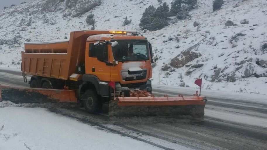 Akseki-Seydişehir karayolu üzerinde etkisini artıran kar yağışı, özellikle Alacabel mevkiinde