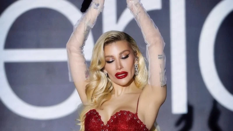 Demet Akalın hakkında yaptığı açıklamalarla tepki çeken Burcu Güneş, sosyal