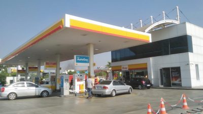 İzmir’in Çeşme ilçesinde bir vatandaş, akaryakıt istasyonunda “mazot yok” denilerek