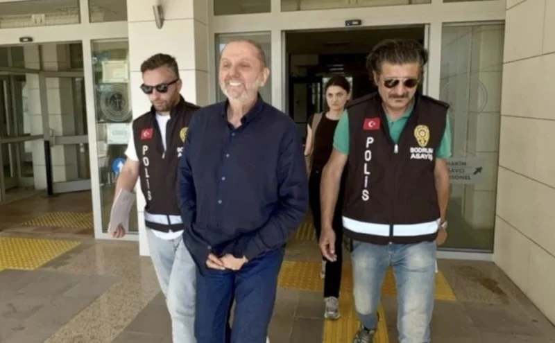 Levent Arkan, “nitelikli cinsel taciz” suçlamasıyla tutuklanarak cezaevine gönderildi. Muğla